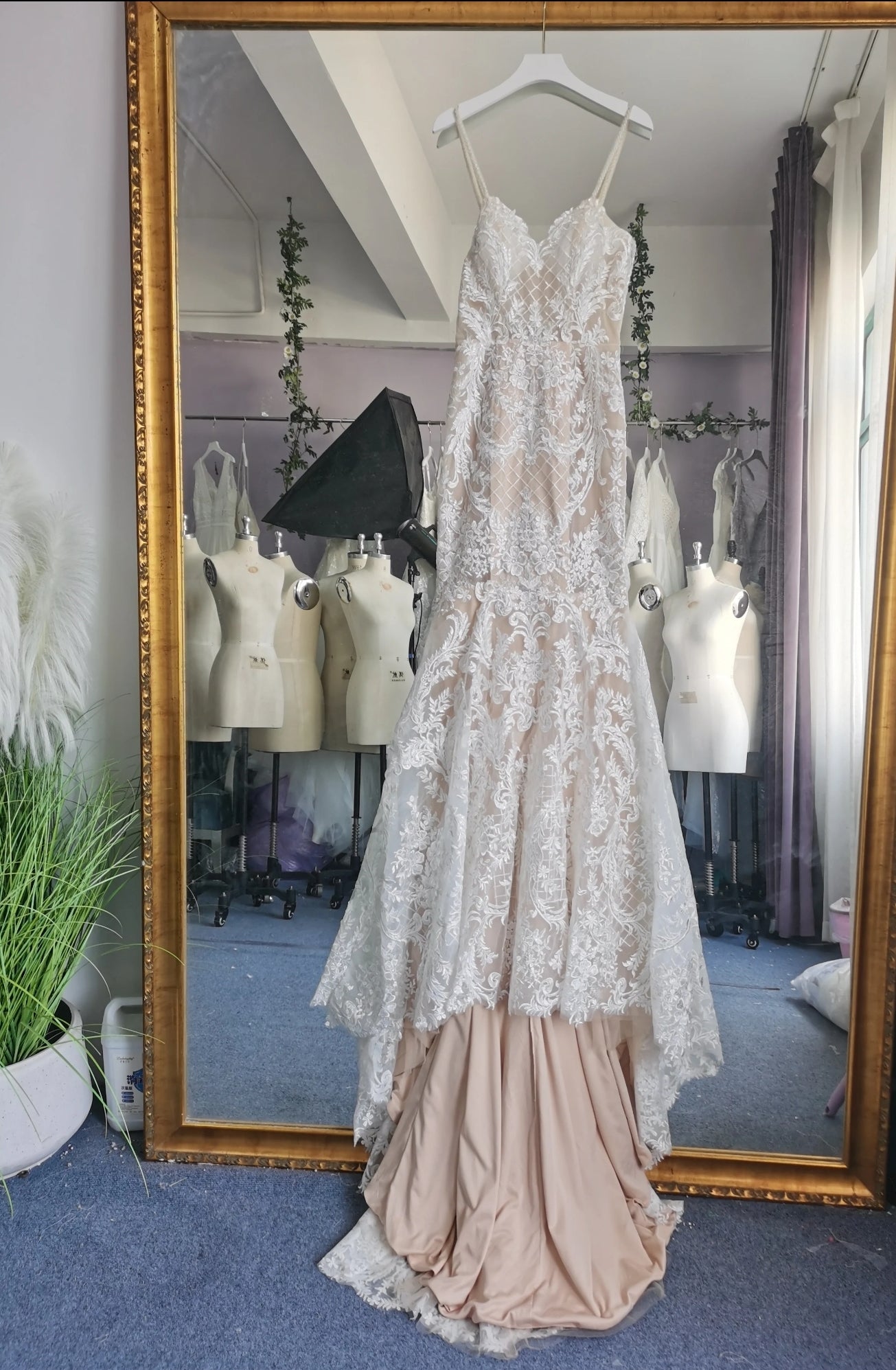 Full Lace Sleeveless Elegant Mermaid Style Bridal Gown With Brush Train