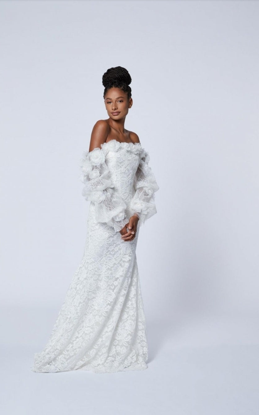 Detached Sweet Flowers & Lace Sleeves