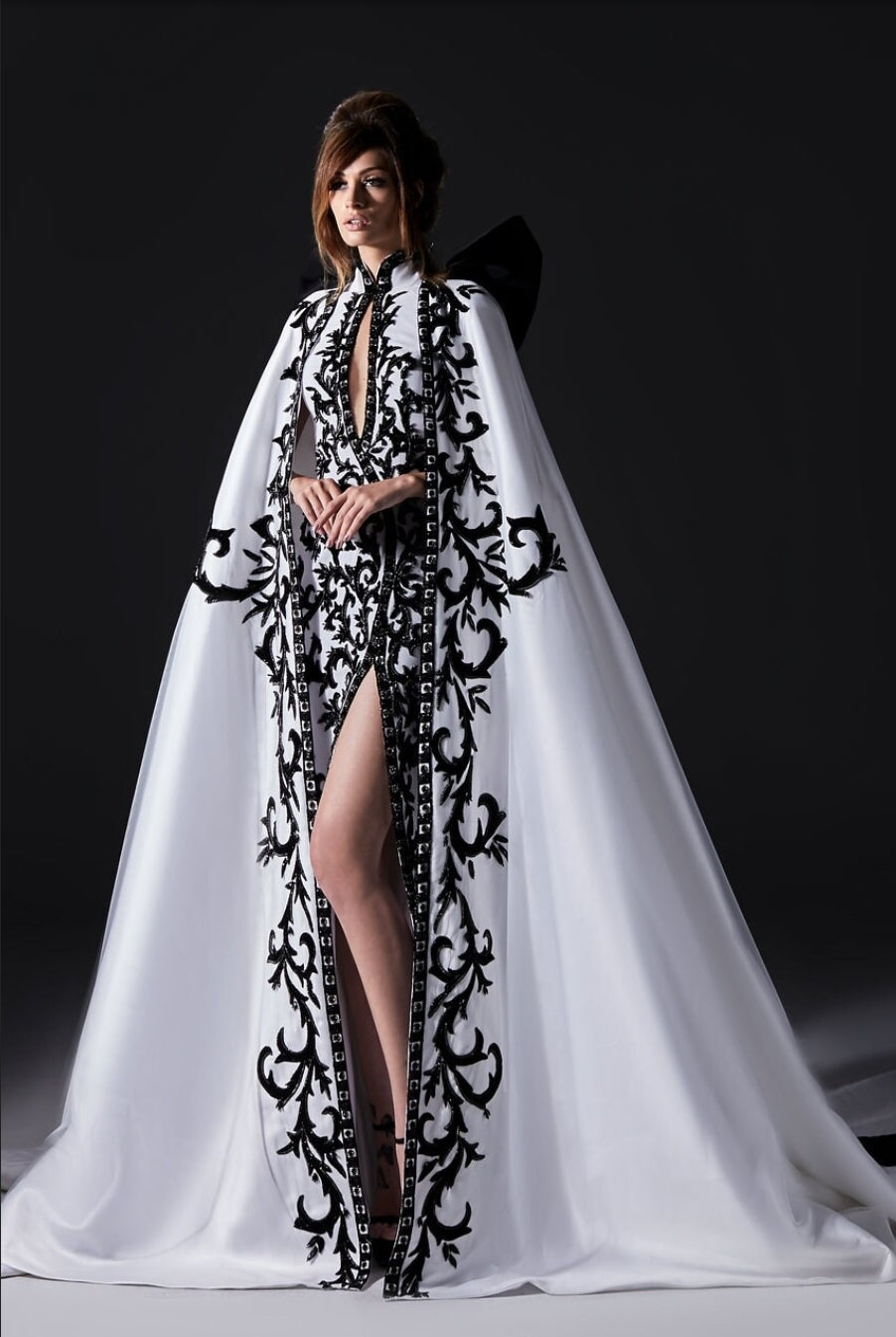 Vintage Style Big Bow Knot Back Train Detailed Special Occasion Party Event Cape