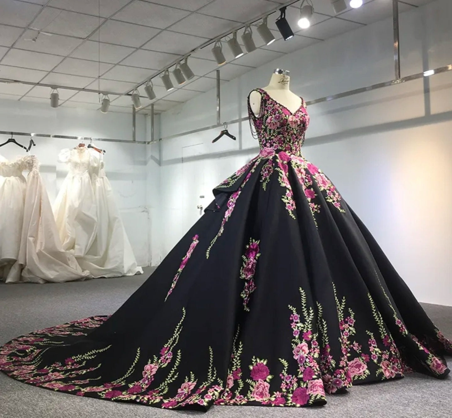 sweet sixteen party dresses Sleeveless Beaded Draped Spanish Style Floral V Neck Quinceañera Special Occasion Sweet Sixteen Party Gala Pageant Ball Gown CUSTOM SIZE