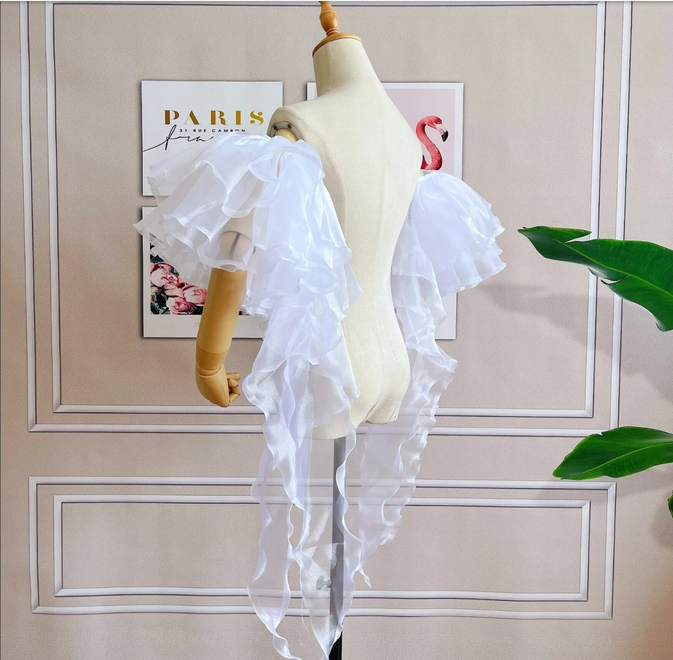 Detached Organza Ruffle Layered Sleeves With Short Train