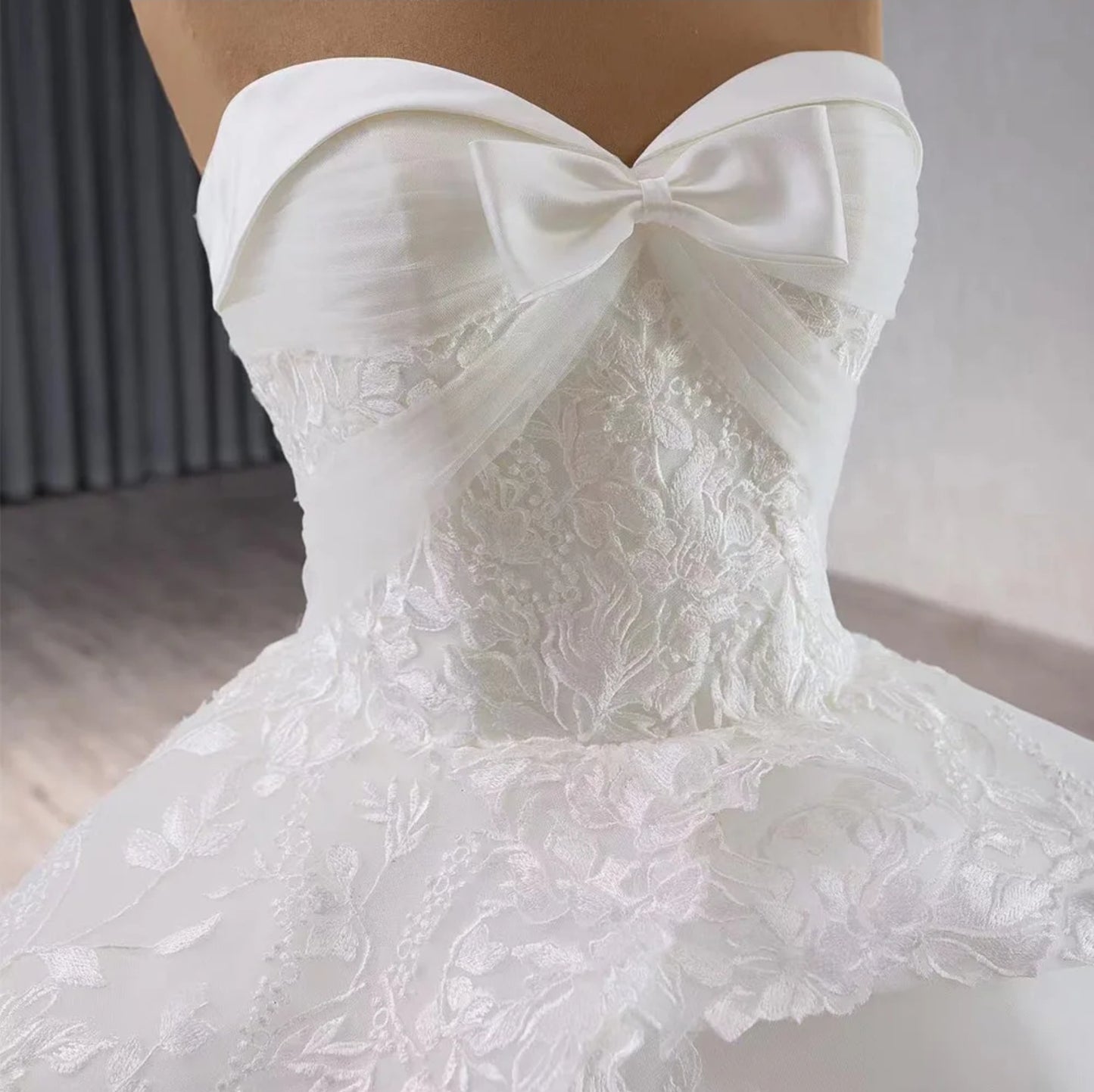 Beautiful Ivory 2024 Strapless Layered Delicate Floral Lace Bodice Sweetheart Bridal Gown