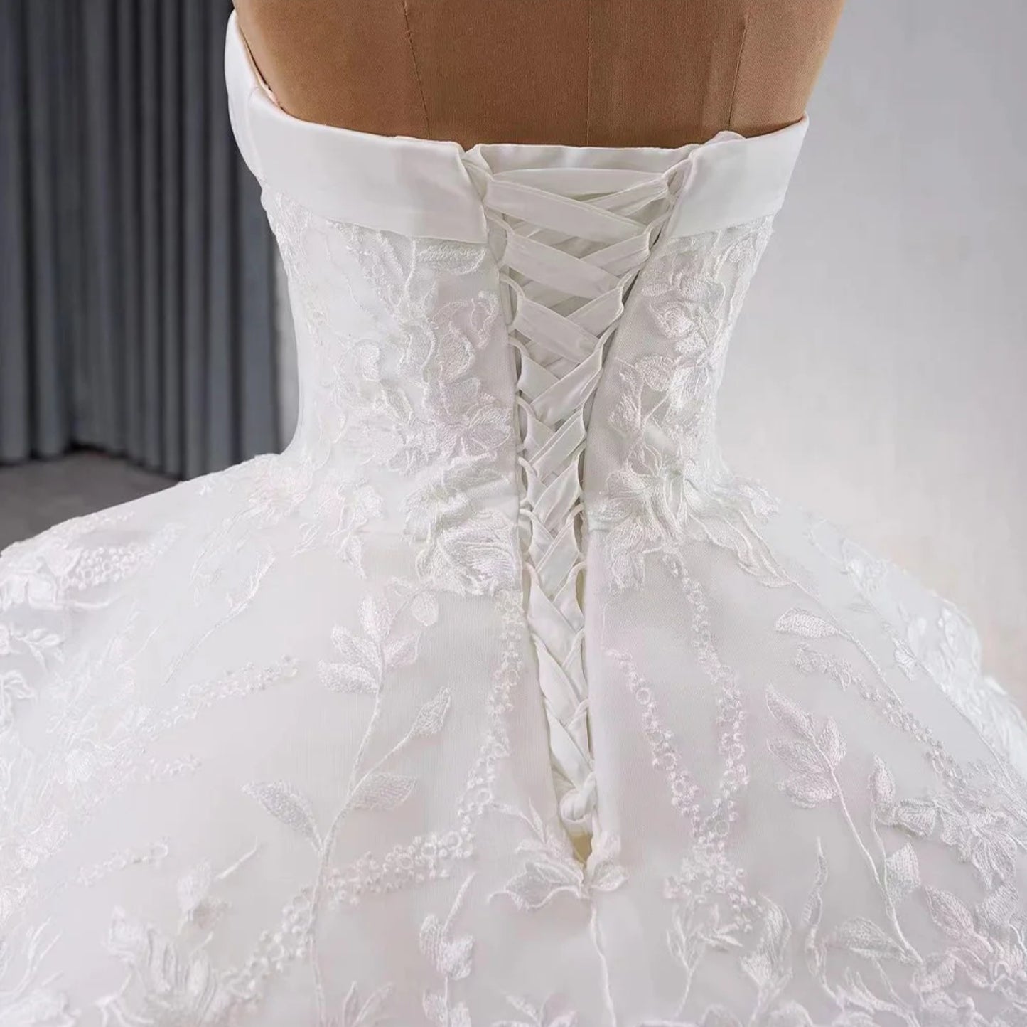 Beautiful Ivory 2024 Strapless Layered Delicate Floral Lace Bodice Sweetheart Bridal Gown