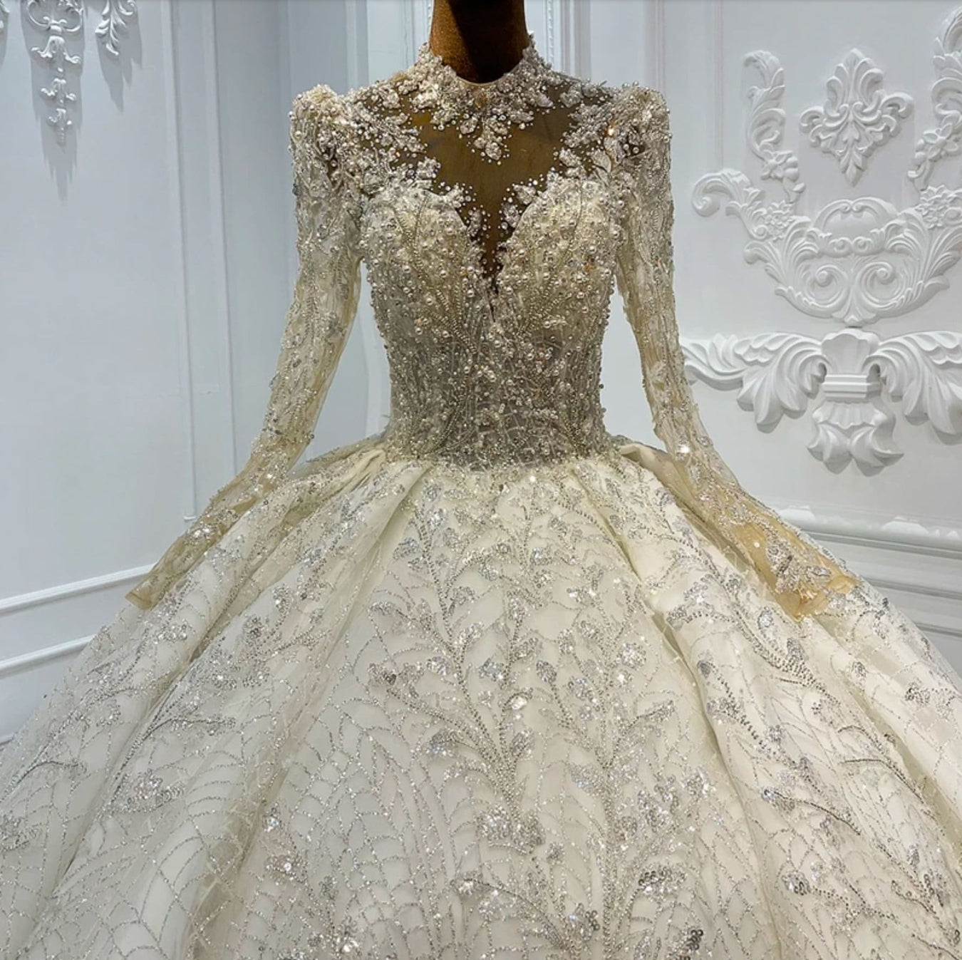 2024 Long Sleeve Open Back Beautiful Mid Neck Sweetheart Princess Bridal A-Line Gown