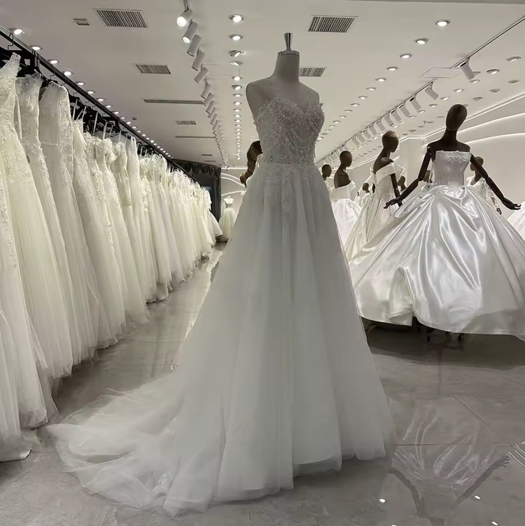 Lovely And Elegant 2025 Sweetheart Strapless Multi Beaded Lace Sequinned Ceremonial Bridal Gown With 50cm Train