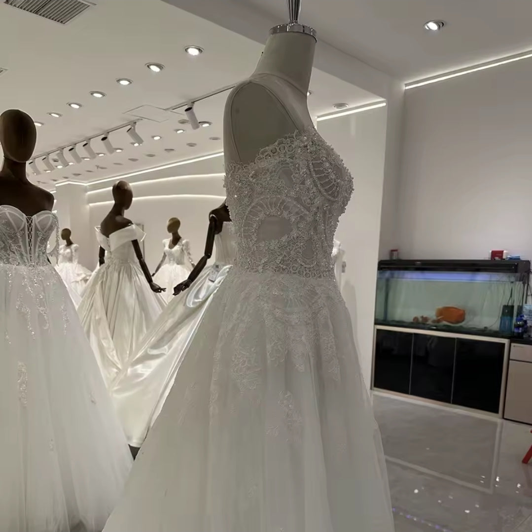 Lovely And Elegant 2025 Sweetheart Strapless Multi Beaded Lace Sequinned Ceremonial Bridal Gown With 50cm Train
