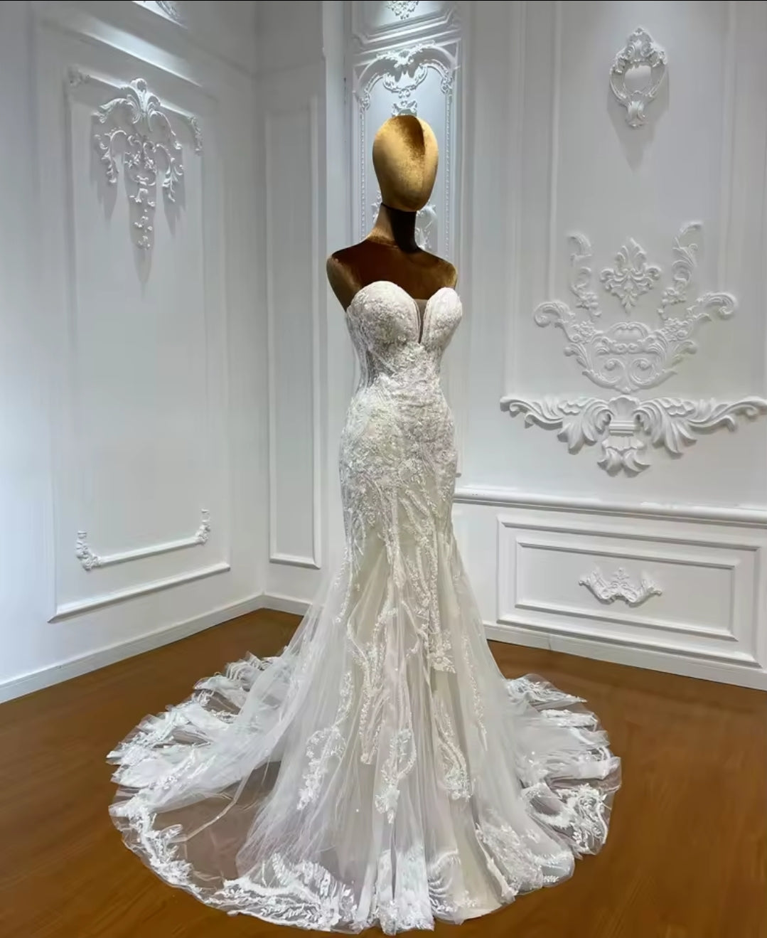 2025 Lace Ivory Sweetheart Strapless Mermaid Bridal Gown