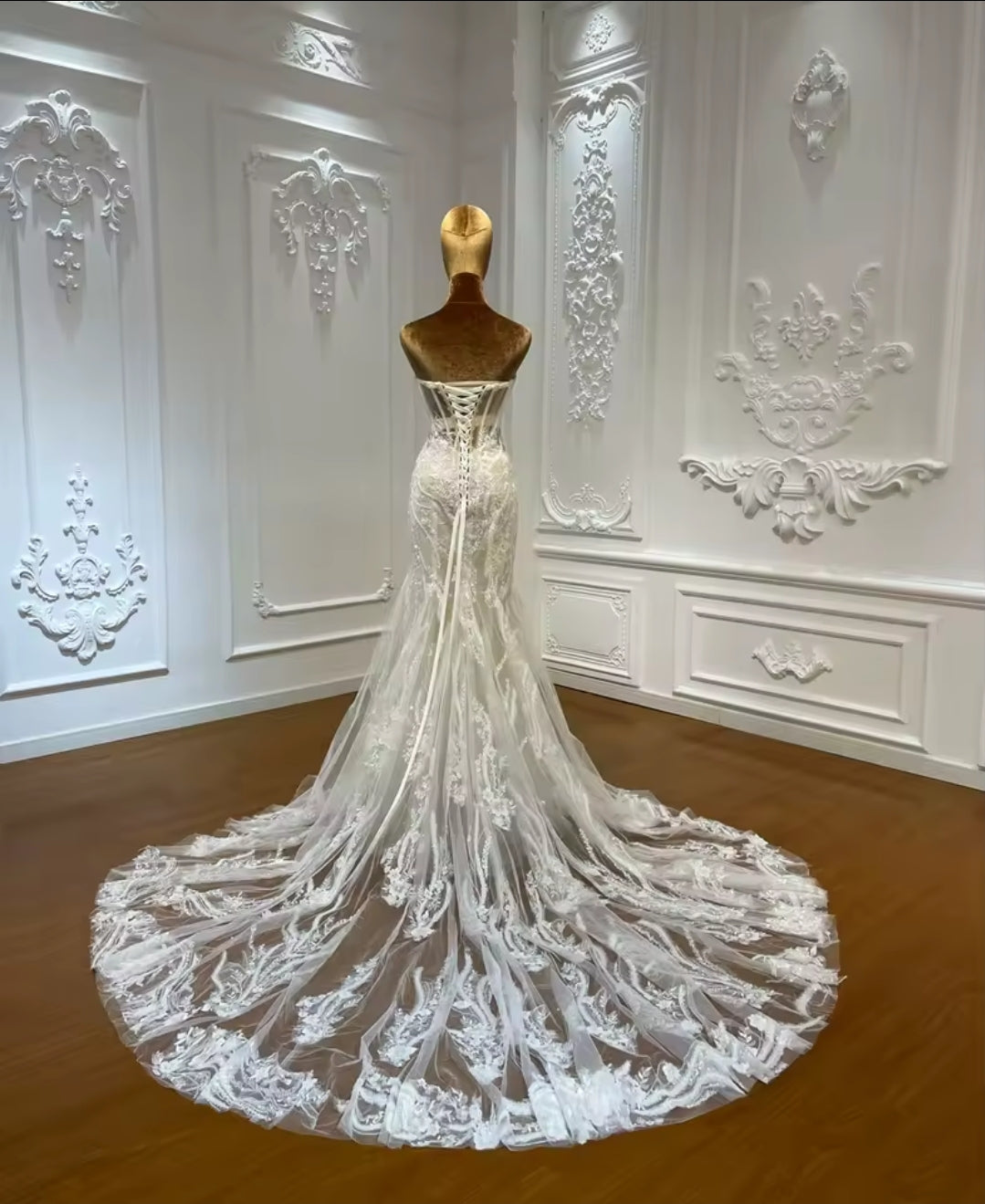 2025 Lace Ivory Sweetheart Strapless Mermaid Bridal Gown