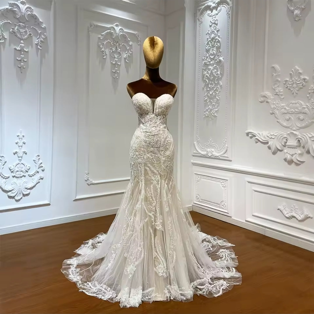 2025 Lace Ivory Sweetheart Strapless Mermaid Bridal Gown