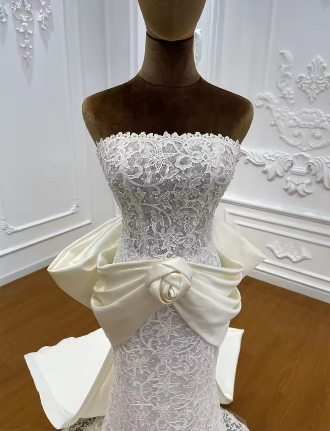 Strapless 2025 Full Lace Mermaid Bridal Gown With Beautiful Detachable Satin Bow Waist Train