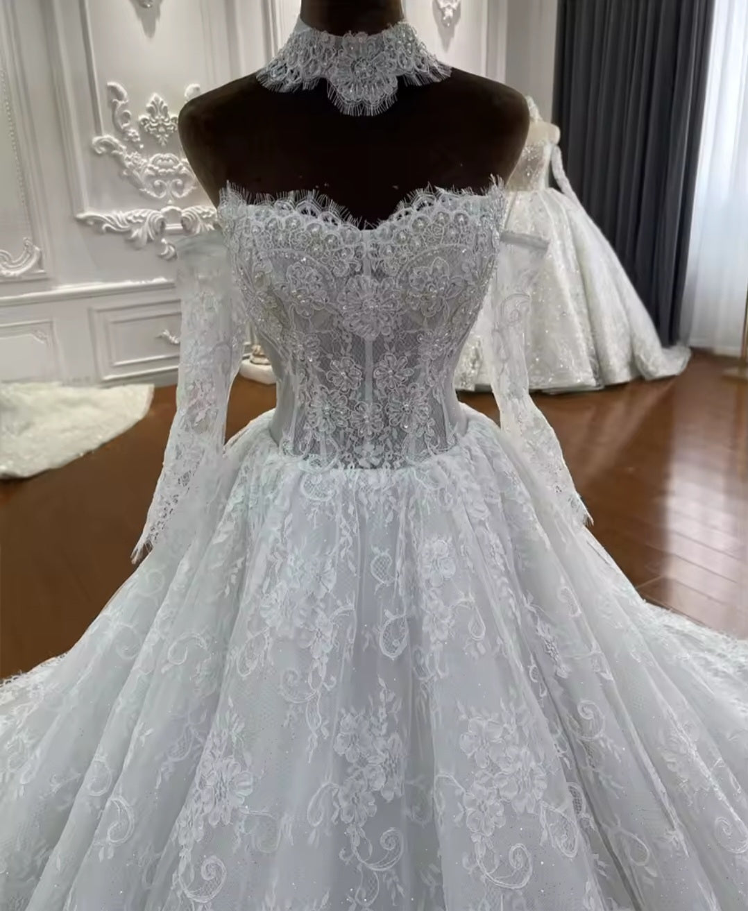 French Eyelash Lace Strapless Sweetheart Elegant Bridal Gown With Detached Sleeves