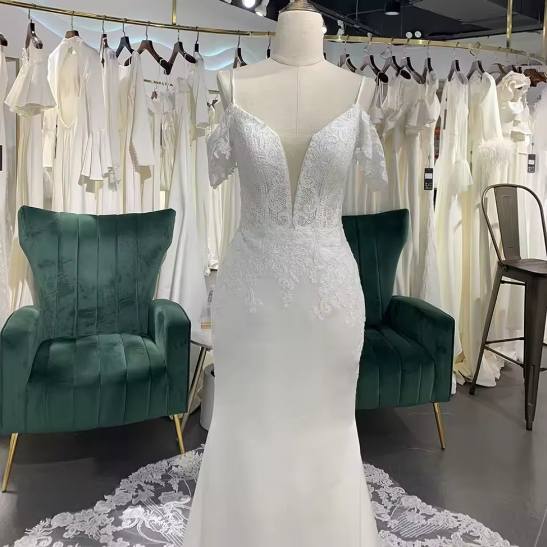 Spaghetti Strap With Off The Shoulder Plunging V Neck Lace 2025 Mermaid Gown With Lace Chapel Train
