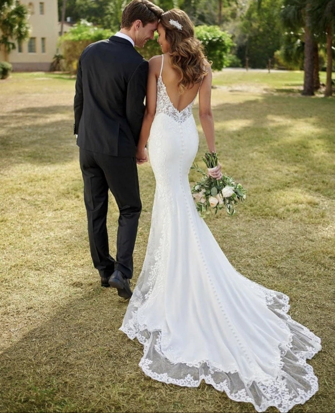 Backless V-Neck Laced Out Waist Applique Mermaid Style Wedding Dress