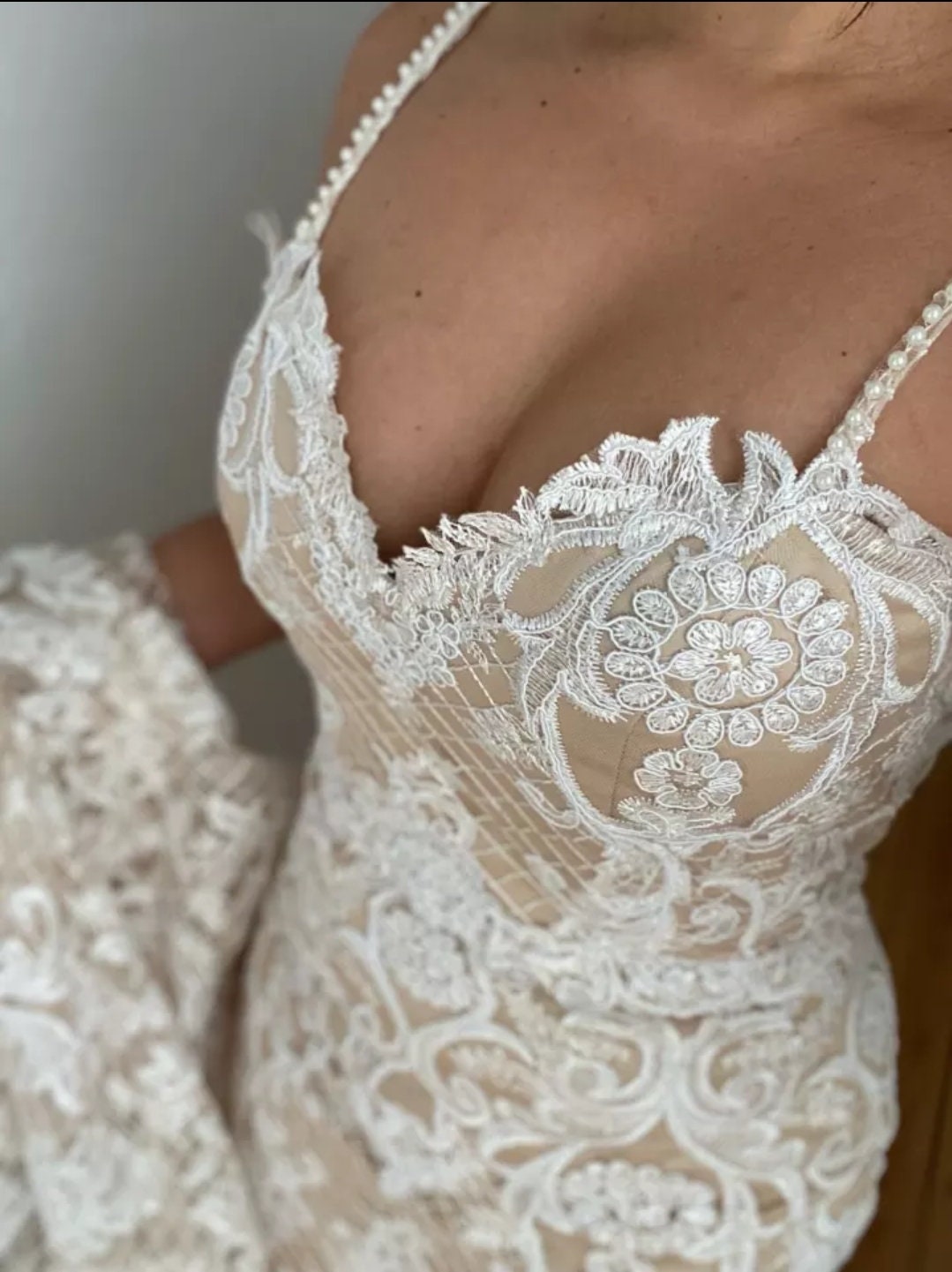 Full Lace Sleeveless Elegant Mermaid Style Bridal Gown With Brush Train
