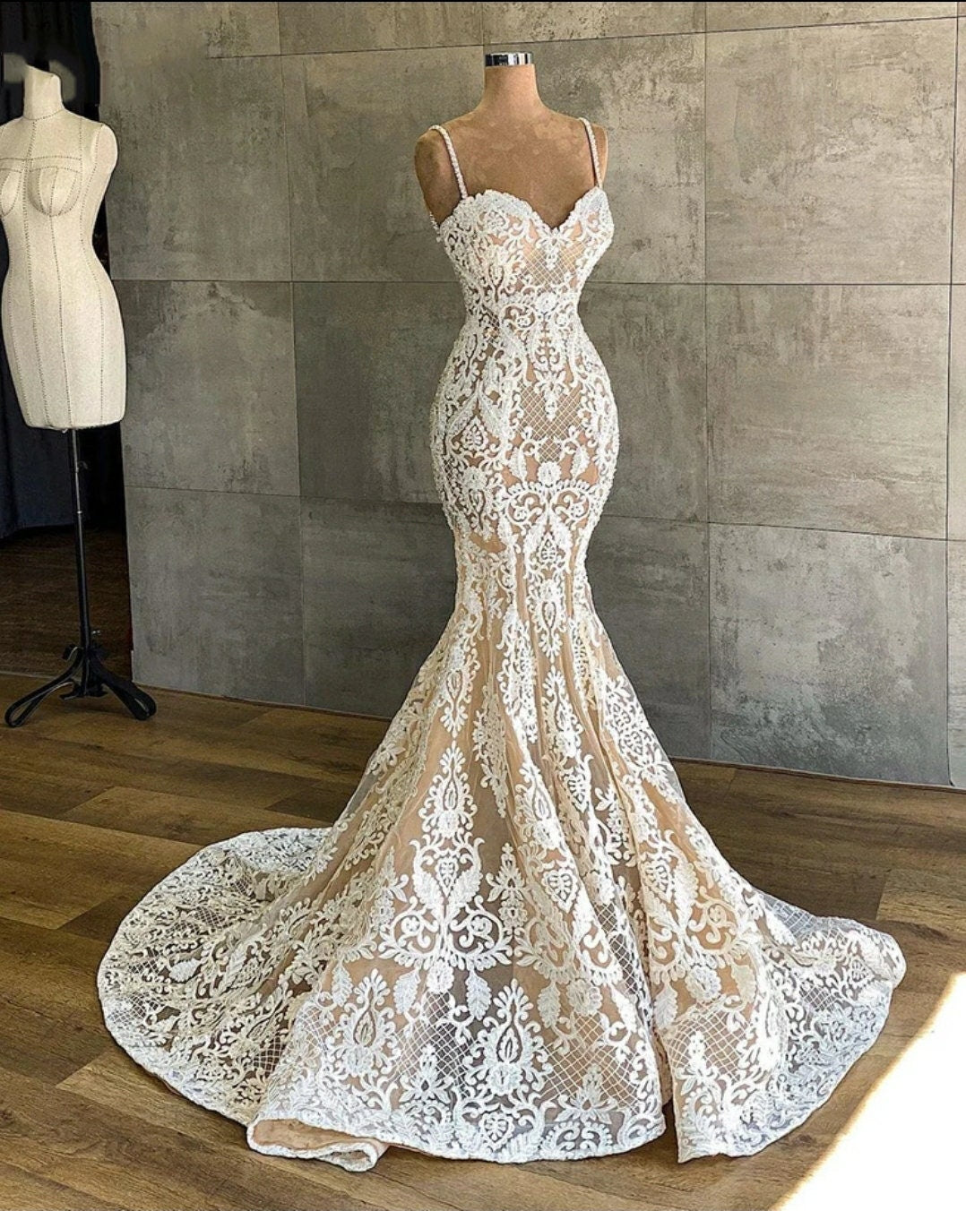 Full Lace Sleeveless Elegant Mermaid Style Bridal Gown With Brush Train