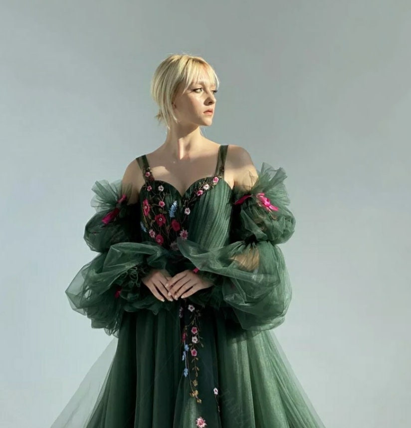 Detached Sectioned Tulle & Ribbon Full Length Sleeves