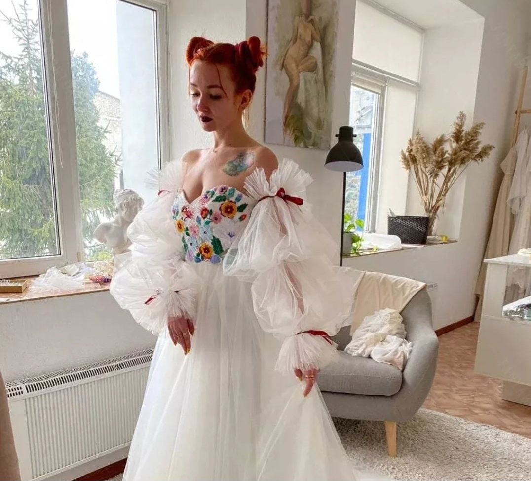 Full Detached Sectioned Tulle Sleeves & Ribbon