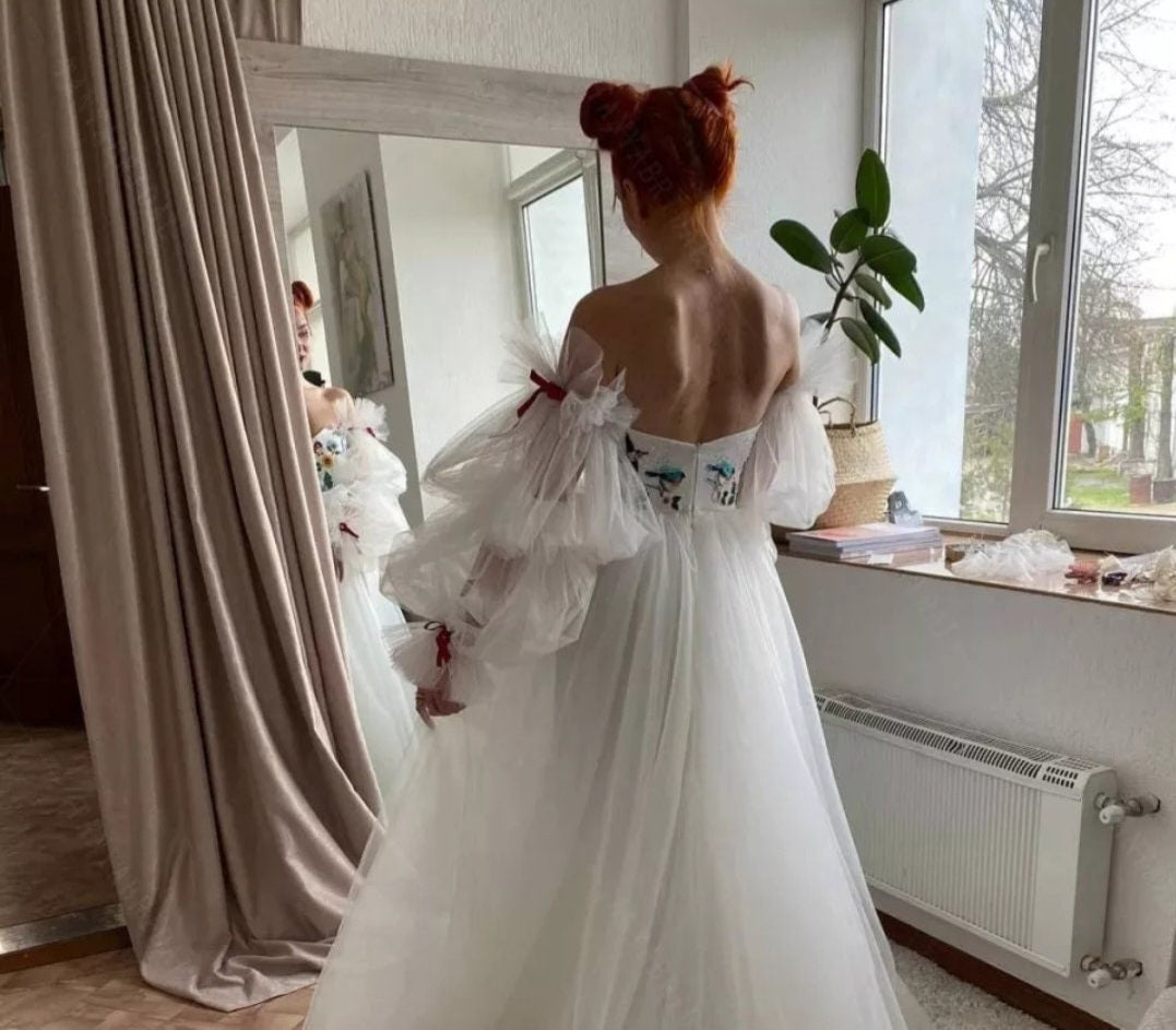 Full Detached Sectioned Tulle Sleeves & Ribbon