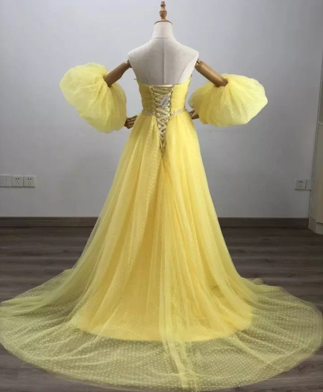 Detached Dotted Tulle Puff Sleeves