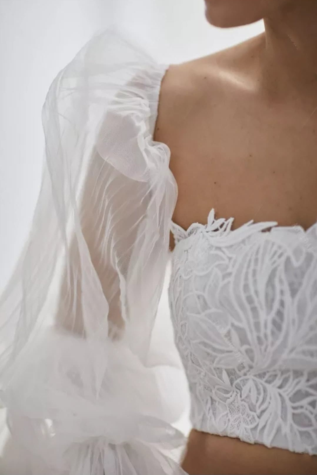 Detached Pleated Tulle & Ribbon Full Length Sleeves