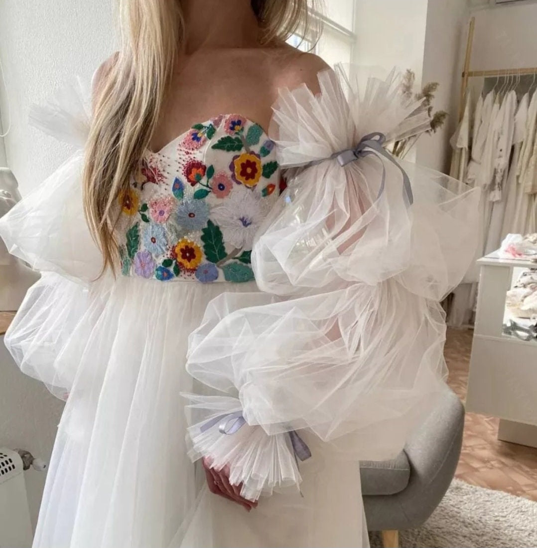 Full Detached Sectioned Tulle Sleeves & Ribbon