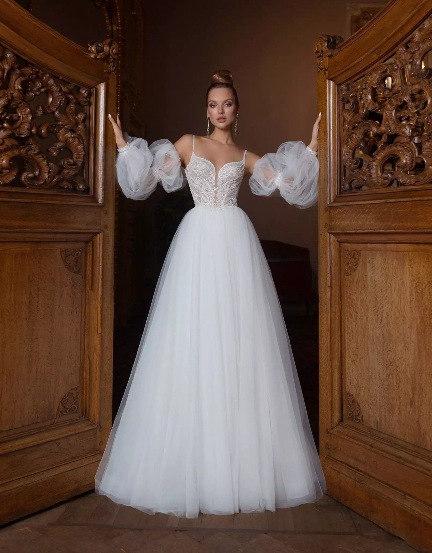 Detached Double Layer Tulle Gathered Shimmer Sleeves