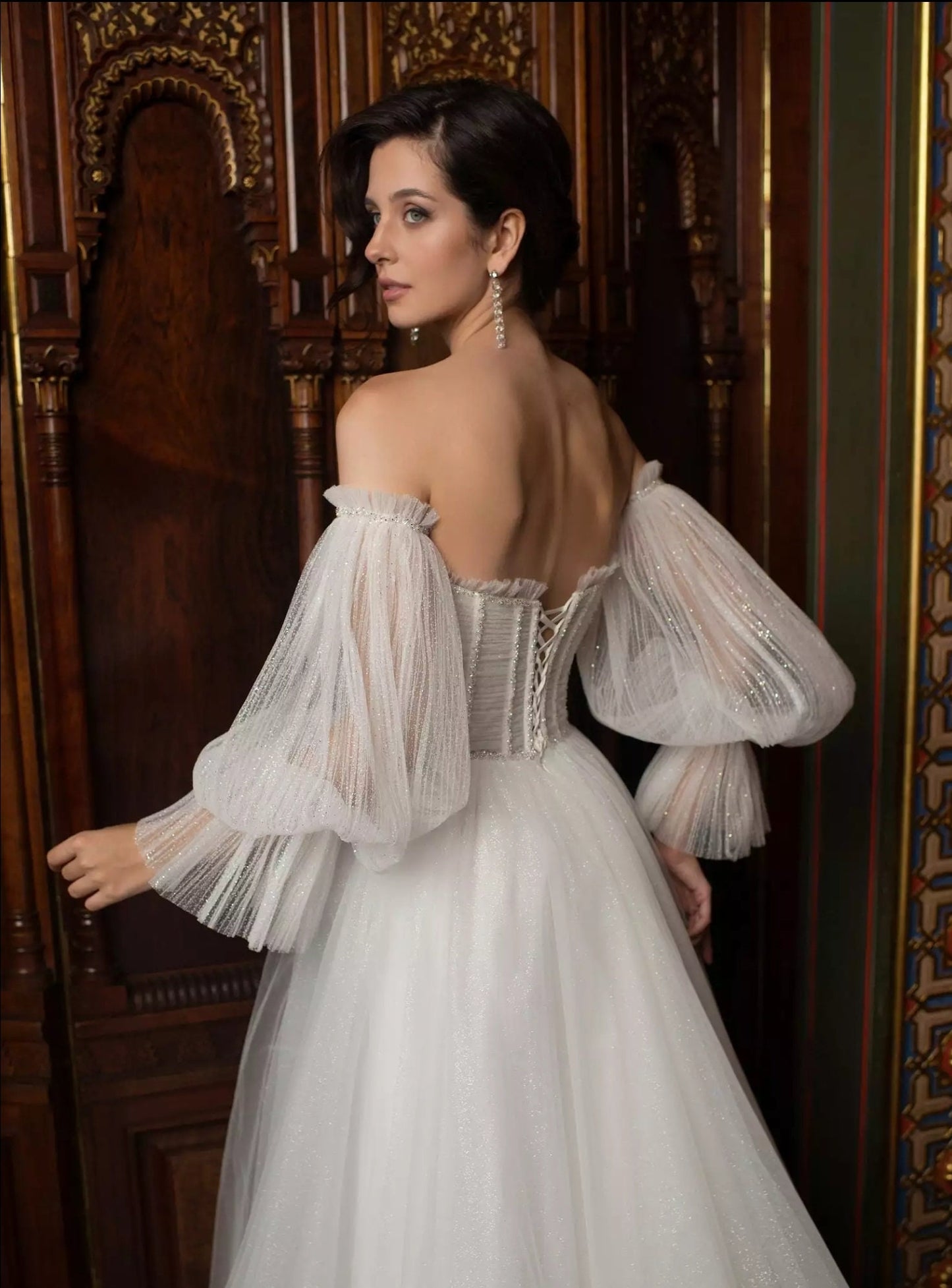 Detached Shimmer Plisse Tulle Sleeves.