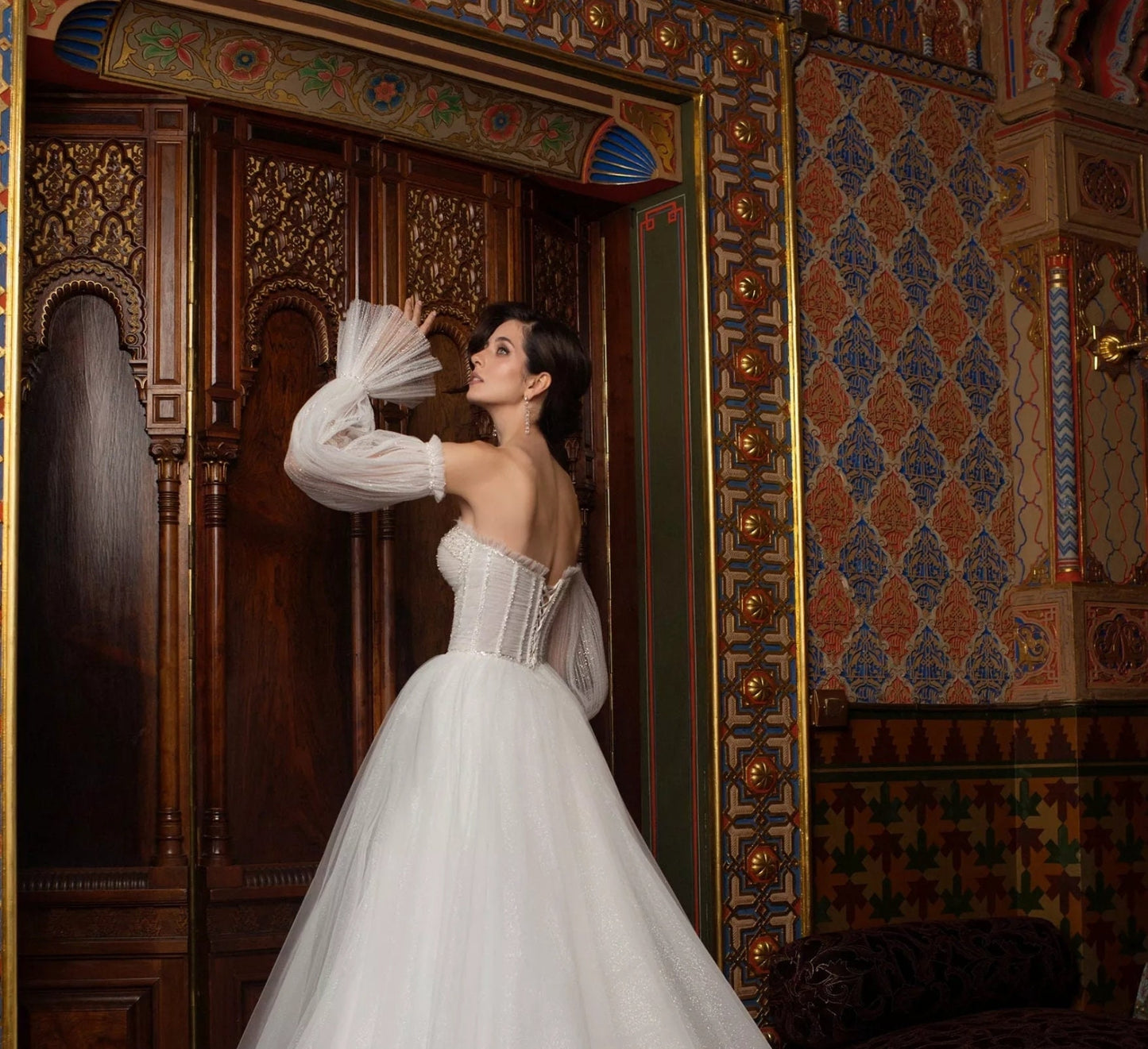 Detached Shimmer Plisse Tulle Sleeves.