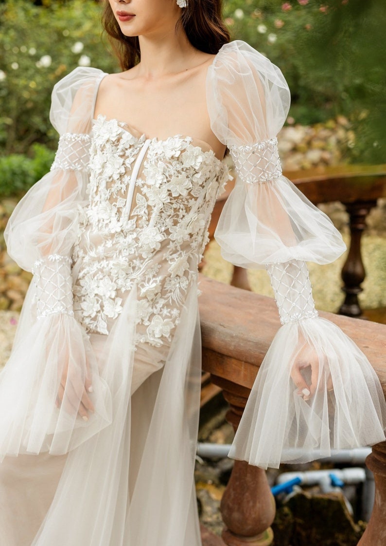 Detached Full Sleeve Over The Hand Bicep & Lace Sleeves