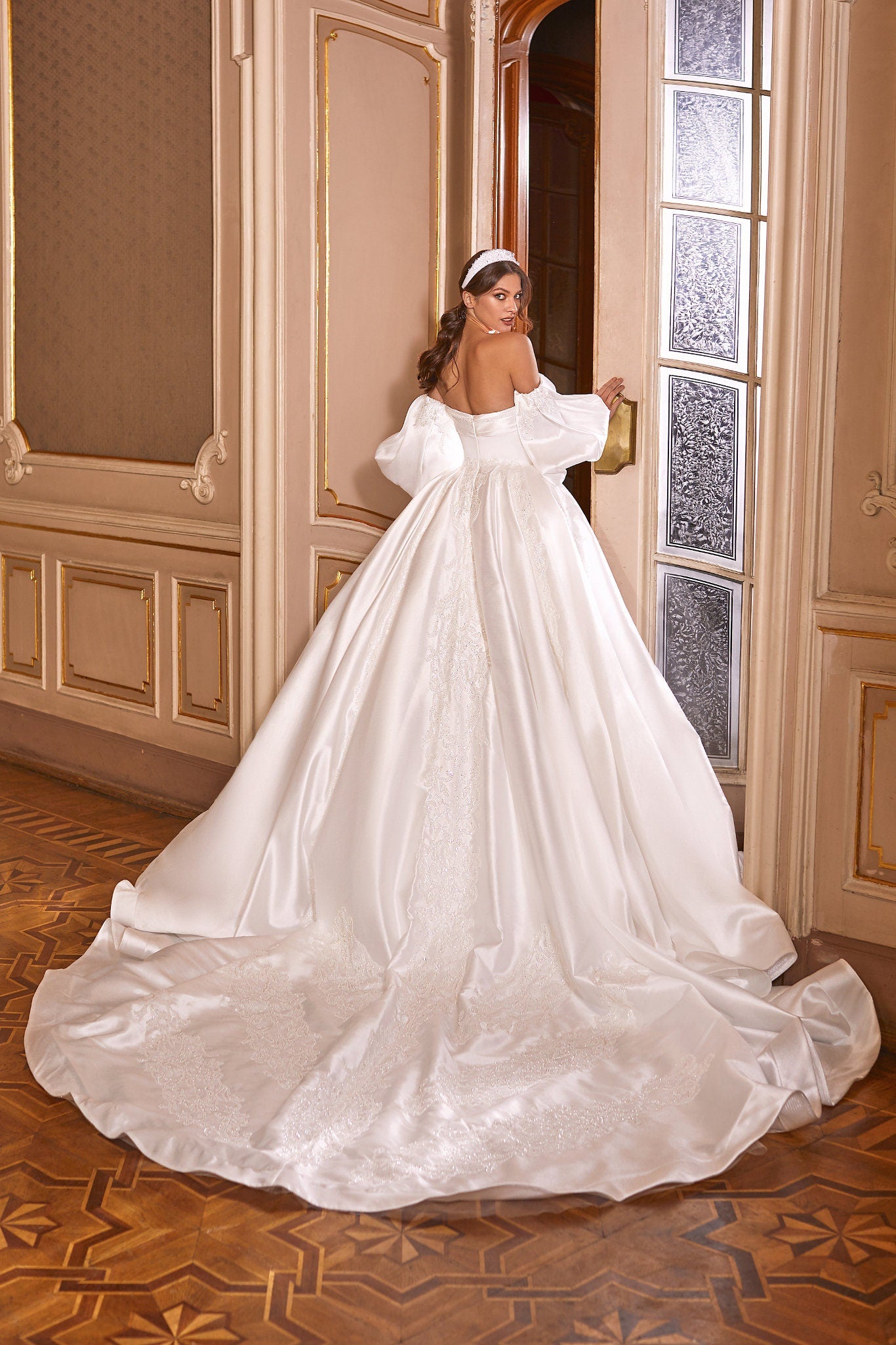 Sweetheart & Sequins Princess Ball Gown With Detached Sequined Cloud Sleeves