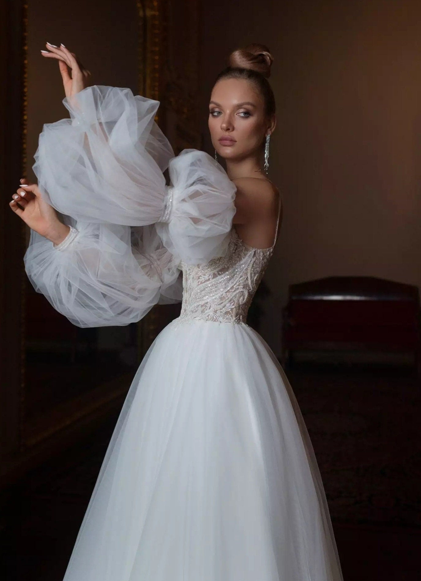 Detached Double Layer Tulle Gathered Shimmer Sleeves