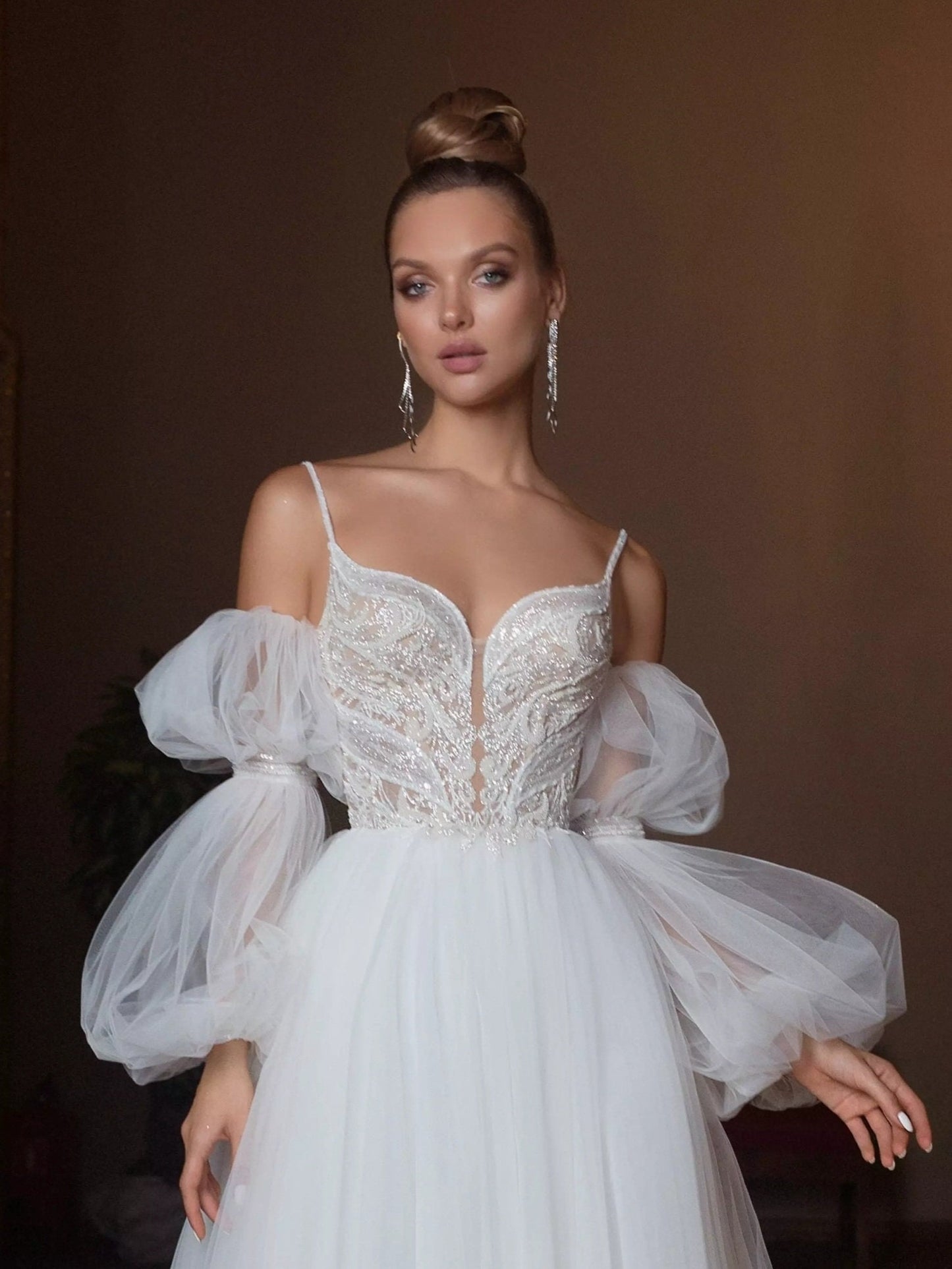 Detached Double Layer Tulle Gathered Shimmer Sleeves