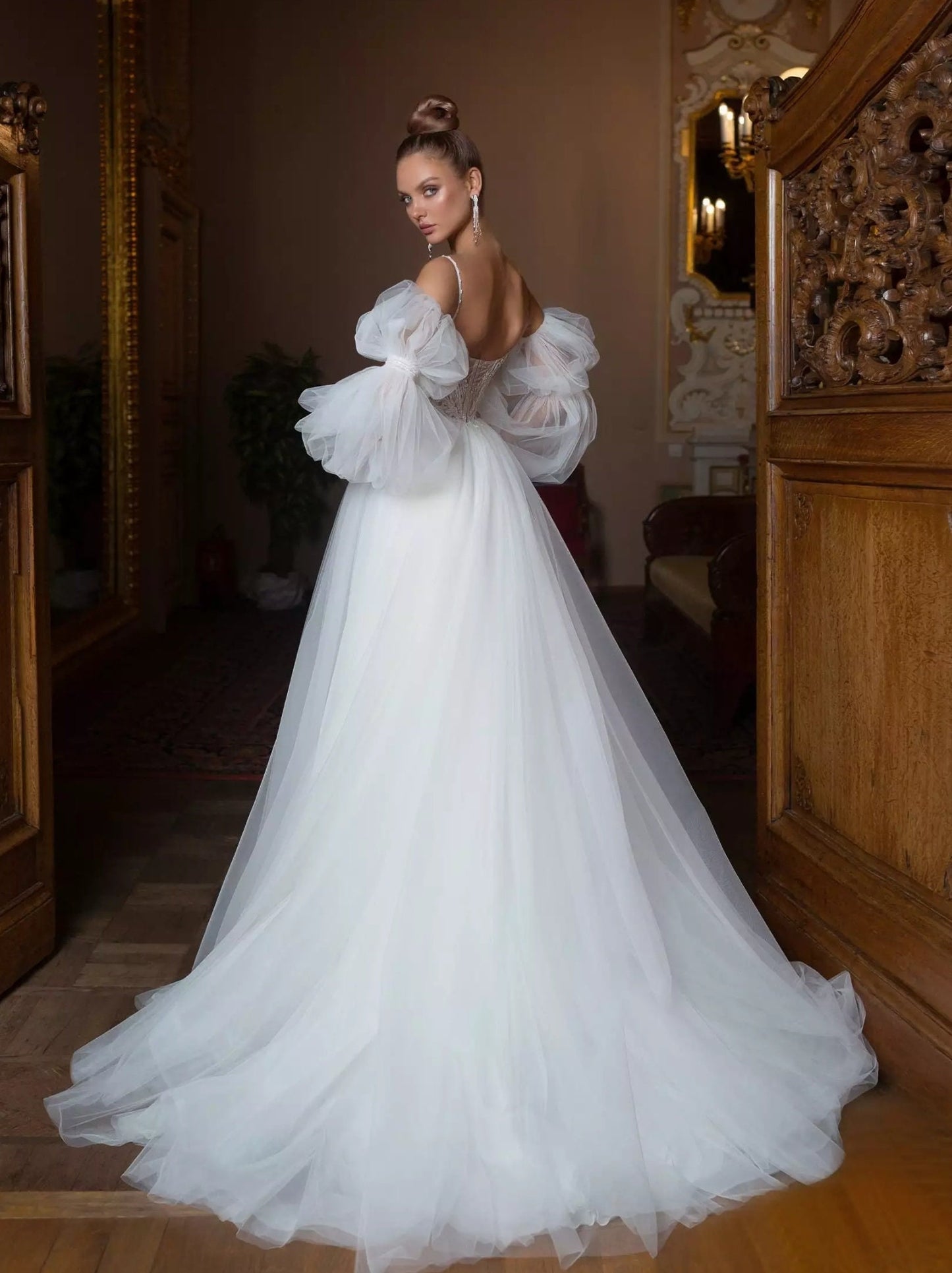 Detached Double Layer Tulle Gathered Shimmer Sleeves