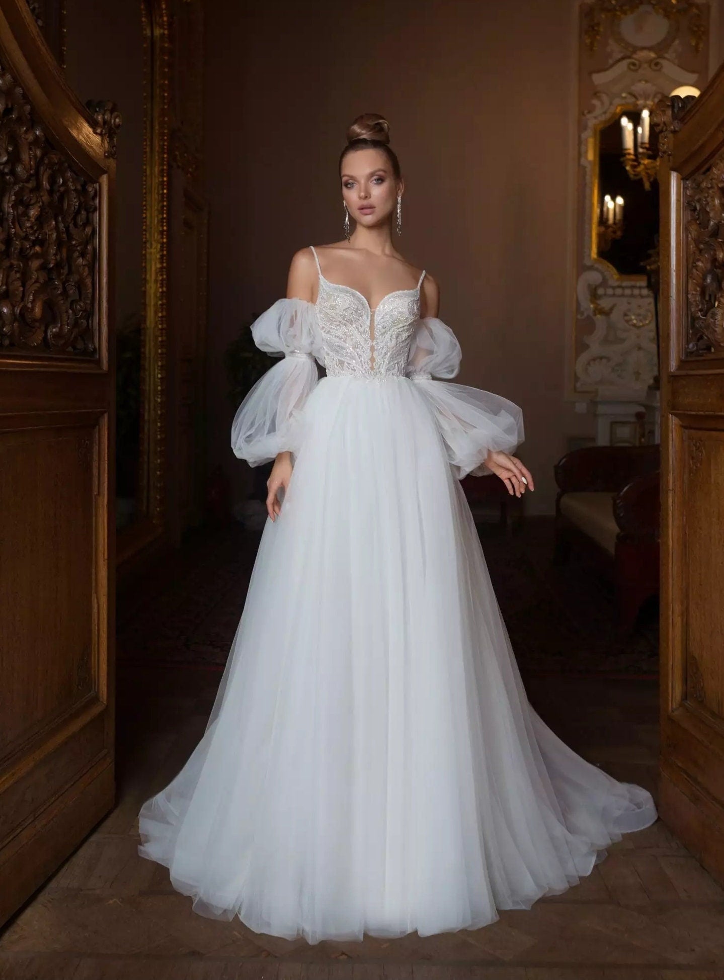 Detached Double Layer Tulle Gathered Shimmer Sleeves