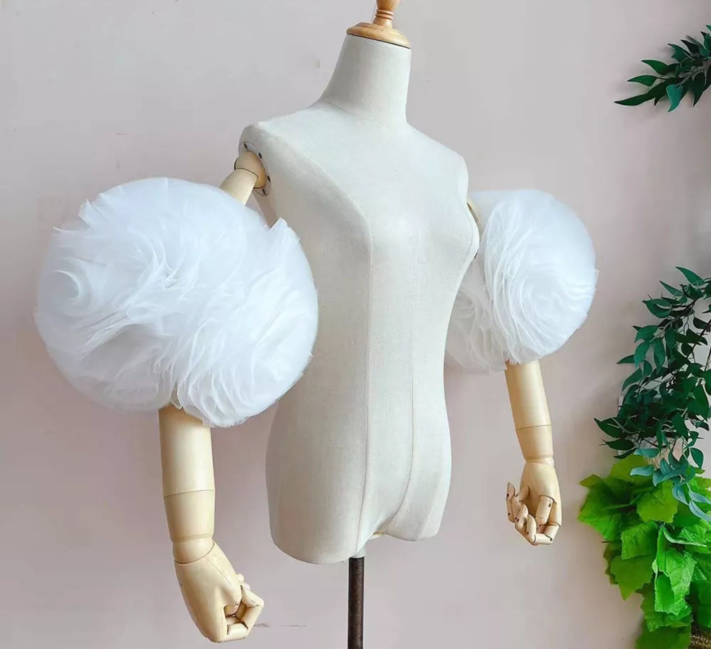 Detached Layered Ball Tulle Sleeves