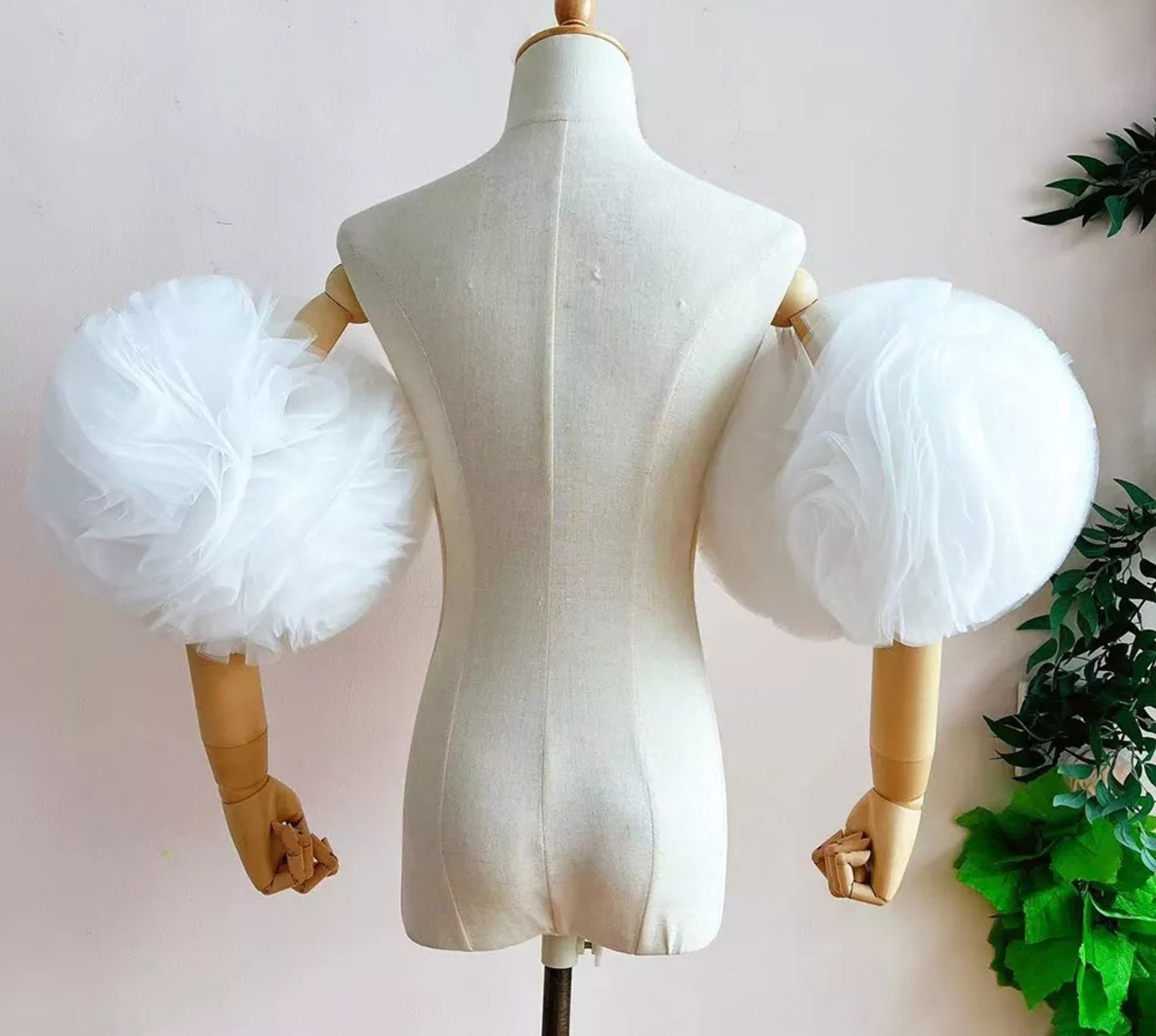 Detached Layered Ball Tulle Sleeves