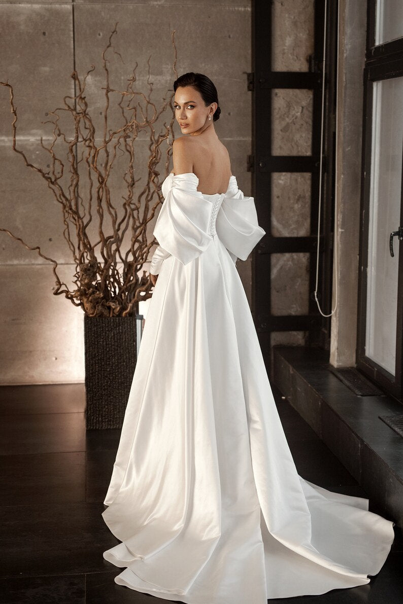 Detached 3/4 Slim Pleated Split Over Cloud Satin Sleeves