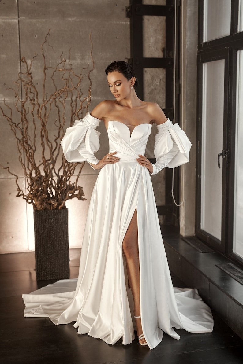 Detached 3/4 Slim Pleated Split Over Cloud Satin Sleeves