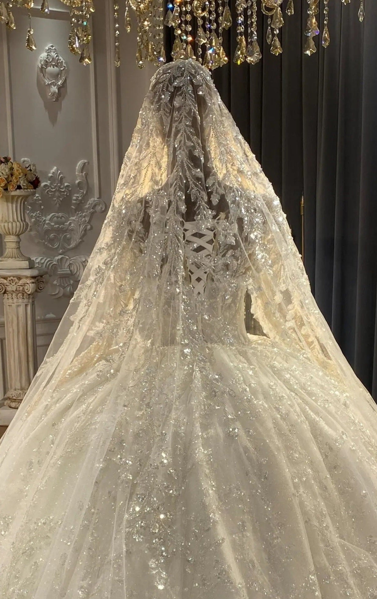 Gorgeous Glitter Tulle Floral Vine Lace Veil
