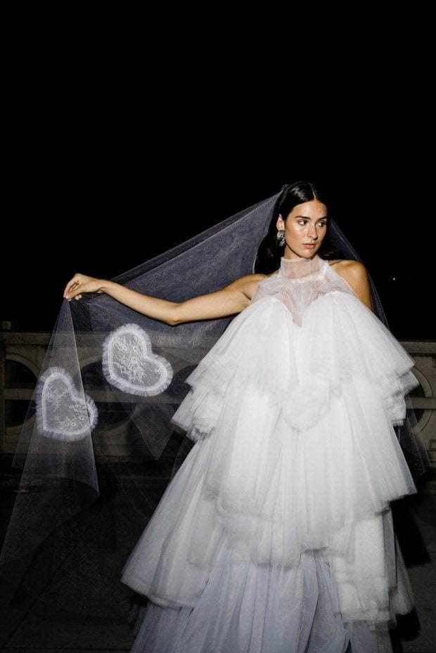 Detachable Frill Heart Head Piece With Lace Heart Appliqués Veil