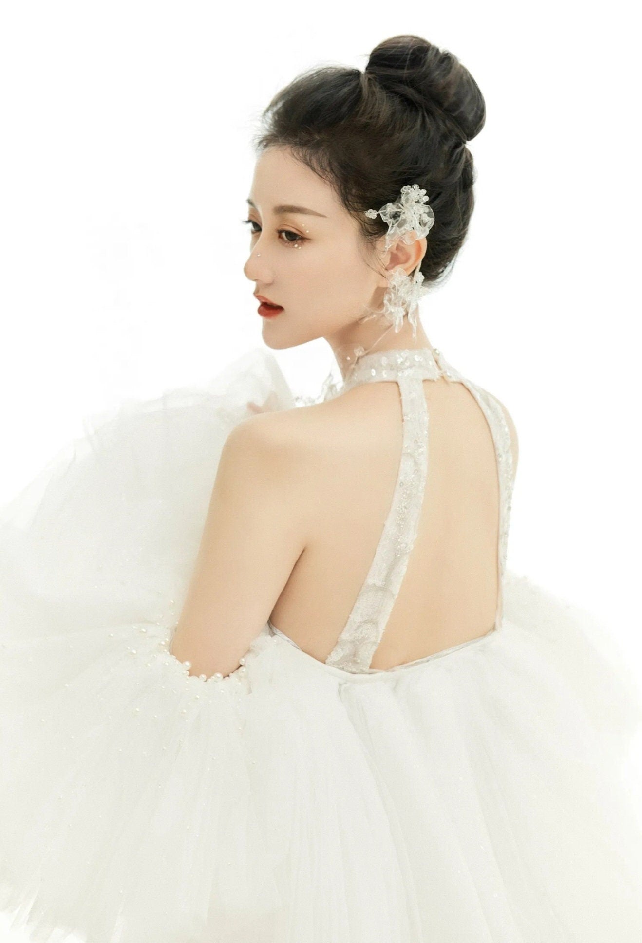 Detached Shimmering And Pearl Beaded Trim Layered Frill Sleeves With Tiered Shimmering  Cape