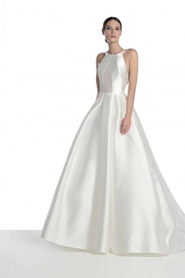 Sleeveless Halter Neck Sheer Illusion Center Bodice Minimalist Open Back Bow Knot Tie Gown
