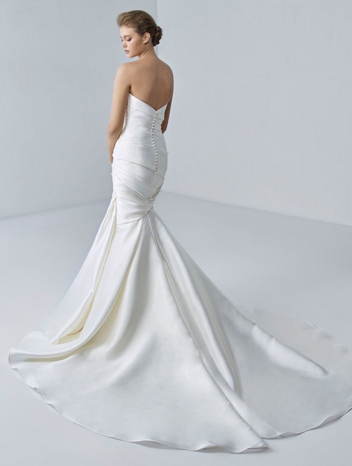 Strapless Edgy Scoop Neck Ruched Pleated Fit & Flare Gown With Button Up Enclosure