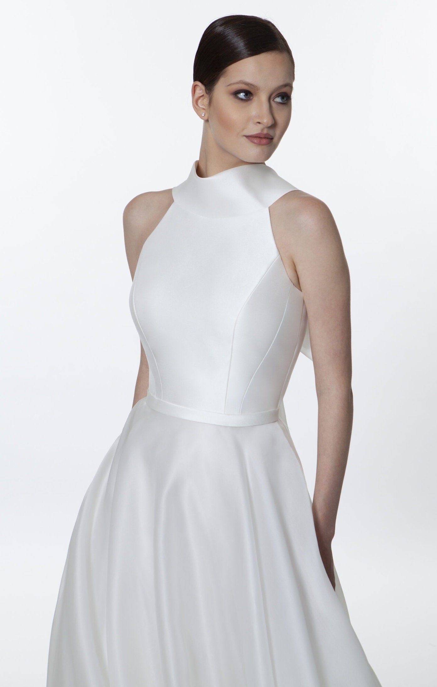 Bold Wide Halter Neckline And Pleated Natural Waistline Bow Knot Tie Detail With Zip Enclosure Simple Minimalist Gown