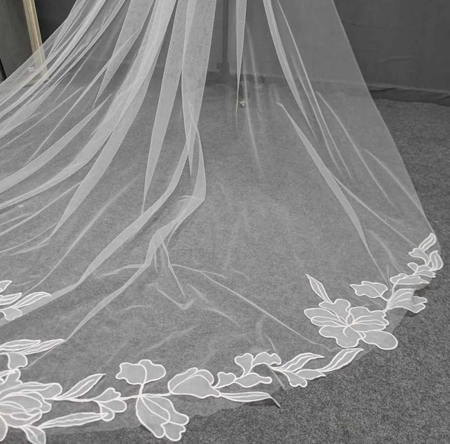 Classic Floral Lace Edge Bridal Veil