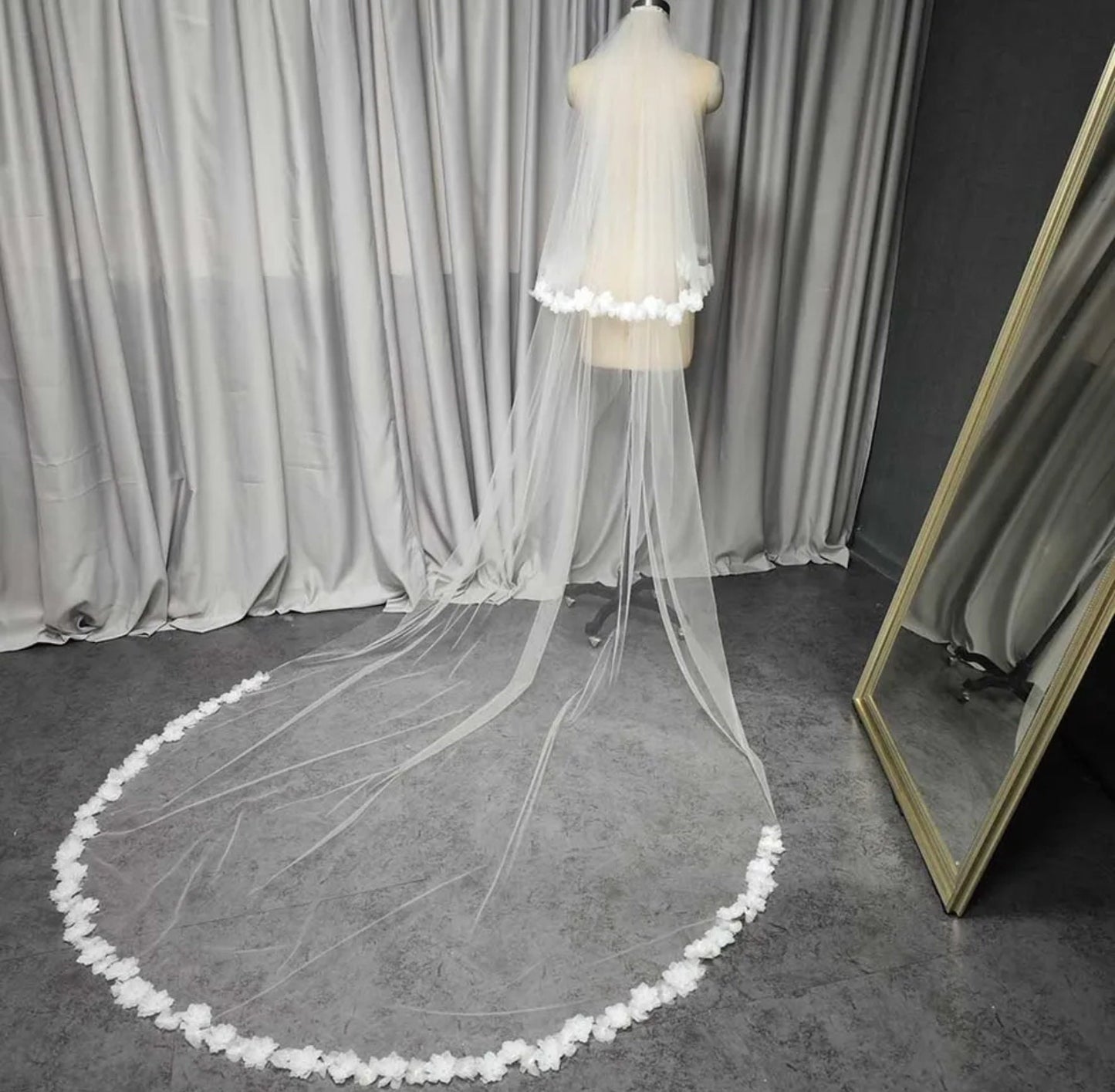 Ivory Double Layer 3D Pearl Beaded Center Floral Trim Edge With Blusher Bridal Veil