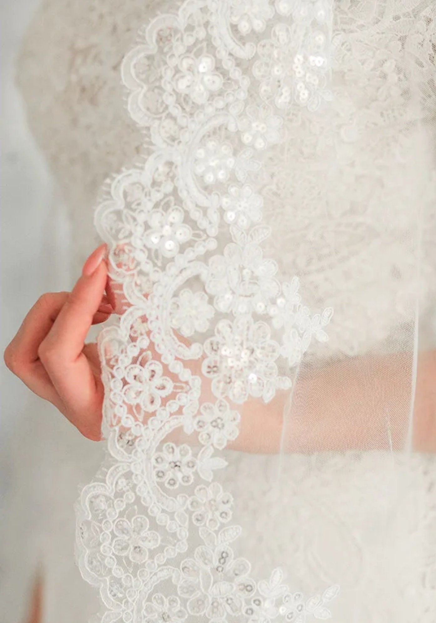 Scalloped Edge Sequin Lace Trimmed Elegant Bridal Veil