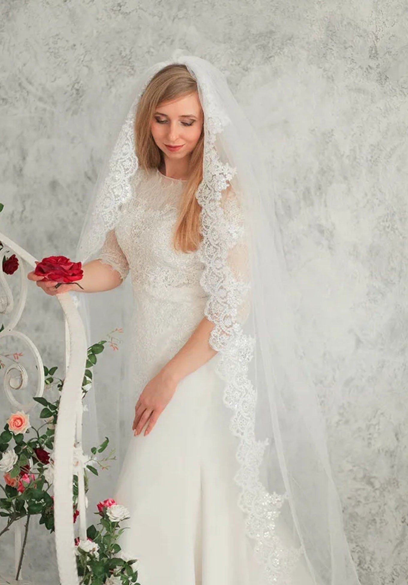 Scalloped Edge Sequin Lace Trimmed Elegant Bridal Veil
