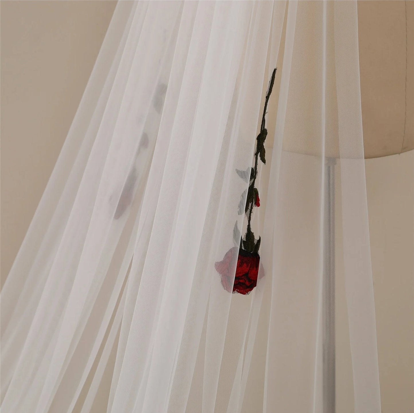 Scattered Rose Appliqué Bridal Veil With Comb