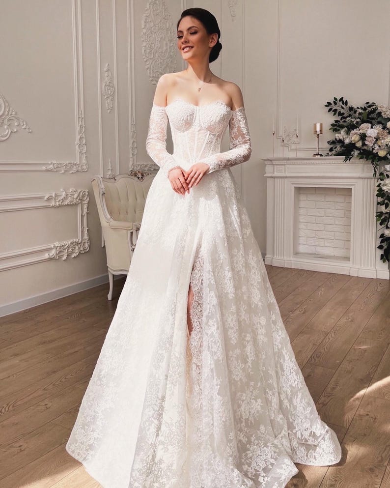 Romantic And Timeless Lace Basque Sweetheart Corset Off The Shoulder A-Line Bridal Gown